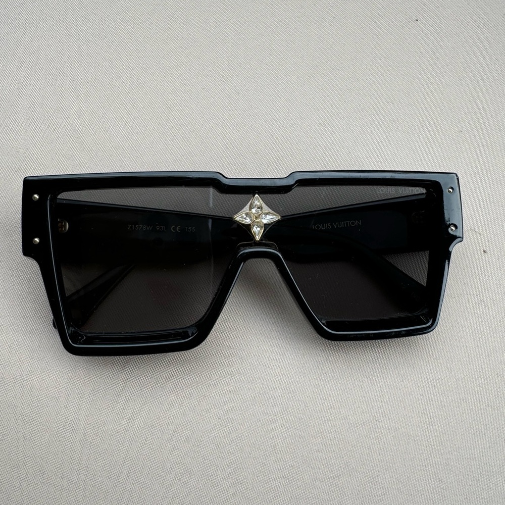 Sunglasses - Picture 2 of 9